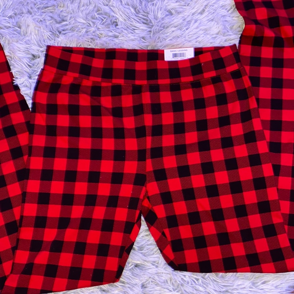 red & black checkered leggings